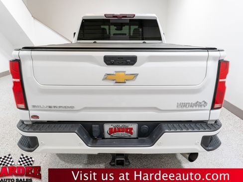 Used 2024 Chevrolet Silverado 2500 High Country w/ High Country Premium Package image 4