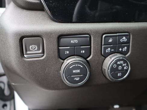 Used 2023 Chevrolet Silverado 1500 LTZ AWD/4WD image 21