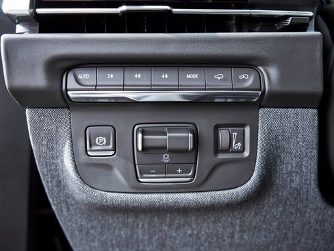 Used 2026 Cadillac Escalade Platinum Sport w/ LPO, Floor Liner Package image 60