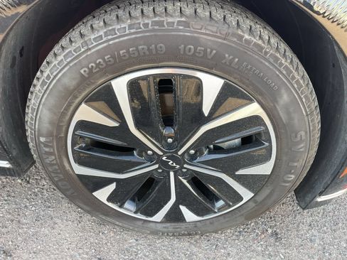 Used 2023 Kia EV6 Wind w/ Wind Technology Package AWD/4WD image 4