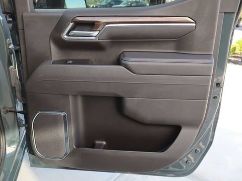 Used 2025 Chevrolet Silverado 1500 LT RWD image 26