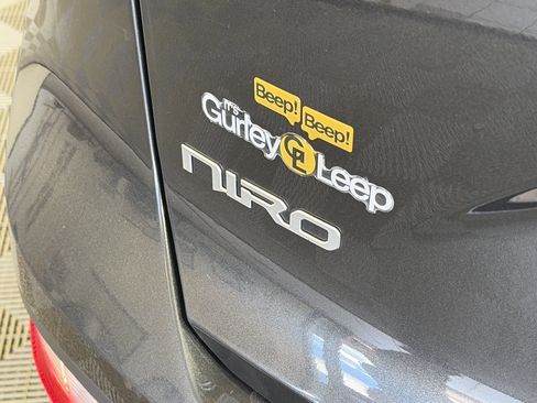 Used 2024 Kia Niro LX FWD image 15