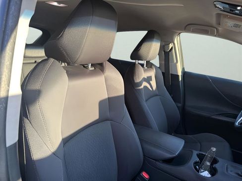 Used 2021 Toyota Venza Limited image 15