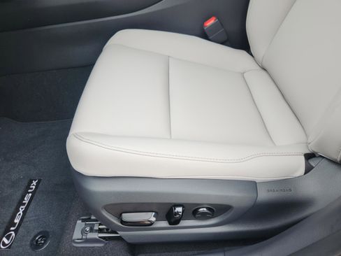 New 2026 Lexus UX 300h FWD image 14
