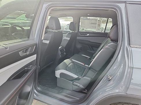 New 2026 Volkswagen Atlas Peak Edition image 10