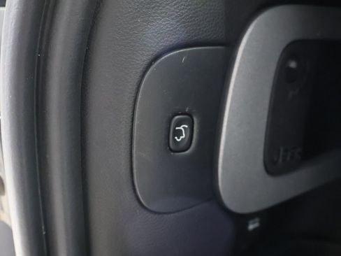 Used 2015 Jeep Cherokee Trailhawk w/ Comfort/Convenience Group image 24