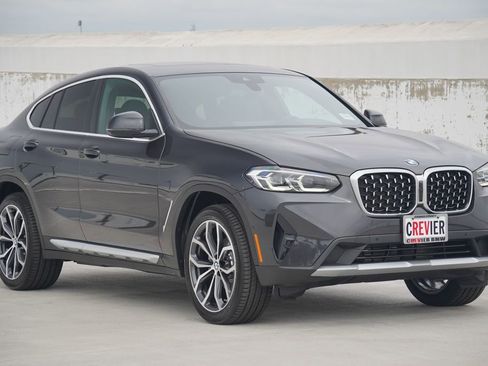 Used 2025 BMW X4 xDrive30i w/ Premium Package image 3