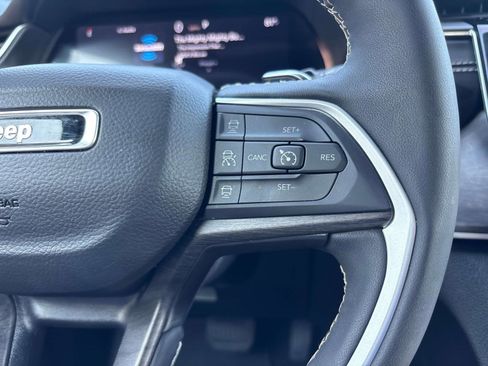 Certified 2024 Jeep Grand Cherokee Limited image 20