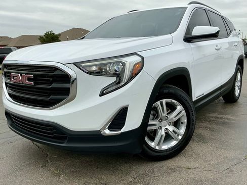 Used 2019 GMC Terrain SLE w/ Driver Convenience Package image 3