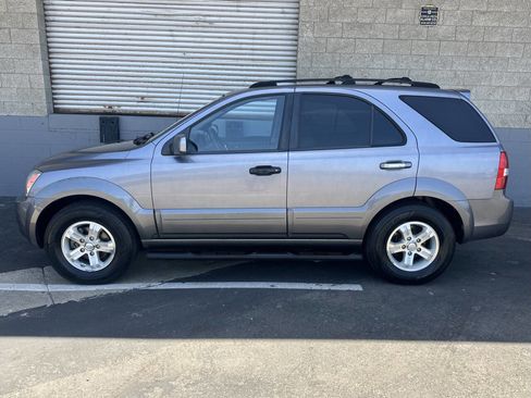 Used 2007 Kia Sorento EX w/ Luxury Pkg RWD image 7