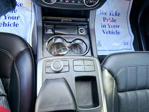 Used 2015 Mercedes-Benz GL 450 4MATIC w/ Lighting Package image 23