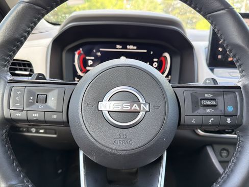 Used 2024 Nissan Rogue SL w/ SL Premium Package FWD image 10
