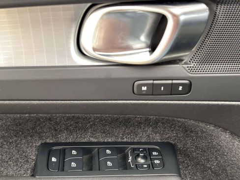 Used 2024 Volvo XC40 B5 Core AWD/4WD image 28