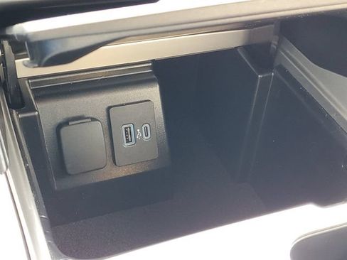 Used 2023 Ford Explorer XLT w/ Equipment Group 202A AWD/4WD image 25