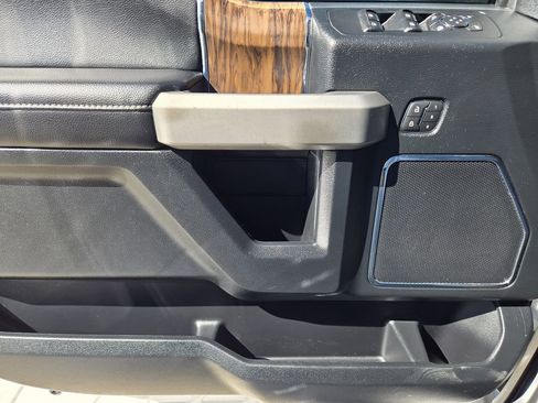 Used 2019 Ford F150 Lariat w/ Equipment Group 502A Luxury image 31