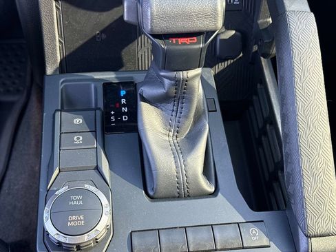 Used 2025 Toyota Tacoma TRD Sport image 25