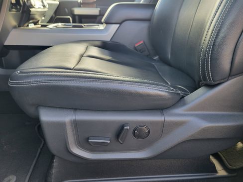 Used 2022 Ford F350 Lariat image 29