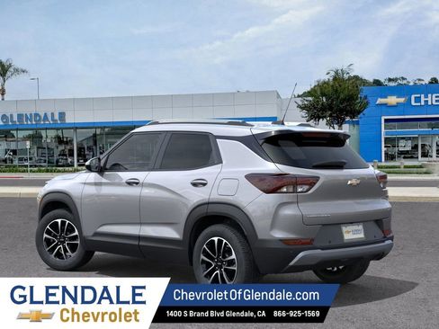 New 2026 Chevrolet TrailBlazer LT w/ LT Cold Weather Package FWD image 3