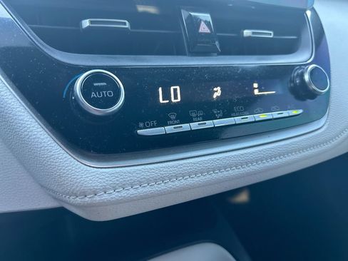 Used 2022 Toyota Corolla SE FWD image 22
