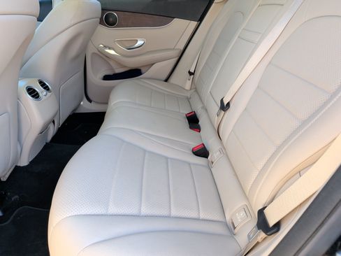 Used 2020 Mercedes-Benz GLC 300 image 35