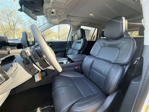 New 2026 Lincoln Aviator Reserve image 11