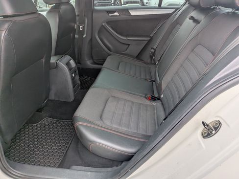 Used 2013 Volkswagen Jetta GLI FWD image 26