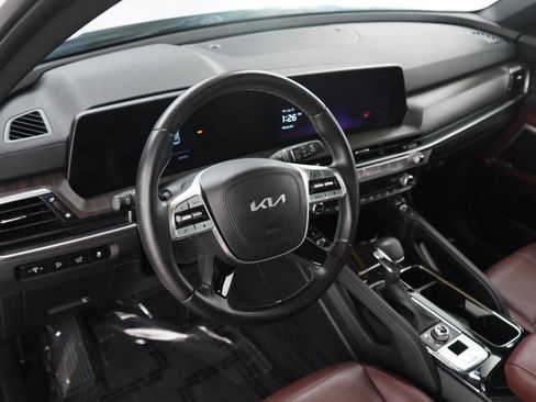Used 2023 Kia Telluride EX w/ EX Captain's Chair Package AWD/4WD image 22
