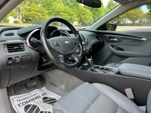 Used 2016 Chevrolet Impala LT w/ Convenience Package FWD image 11