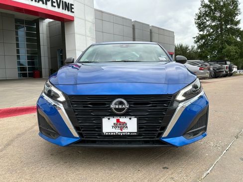 Used 2025 Nissan Altima 2.5 SV FWD image 3
