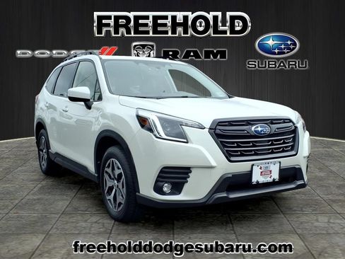 Certified 2024 Subaru Forester Premium AWD/4WD image 1