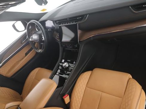 Used 2024 Jeep Grand Cherokee Summit w/ Luxury Tech Group V image 33