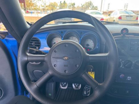 Used 2005 Chrysler PT Cruiser Convertible image 14