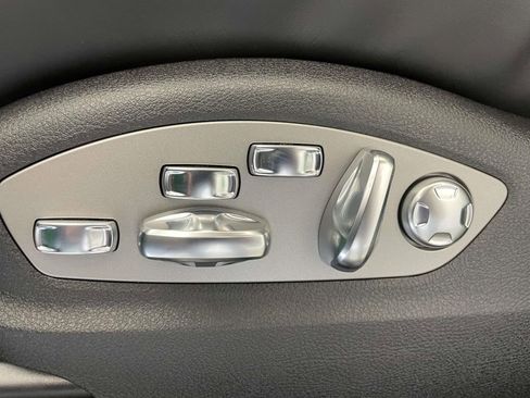 New 2026 Porsche Macan GTS image 17