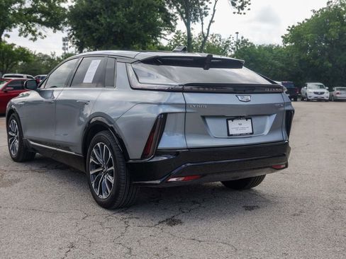 Used 2025 Cadillac Lyriq Sport AWD/4WD image 3