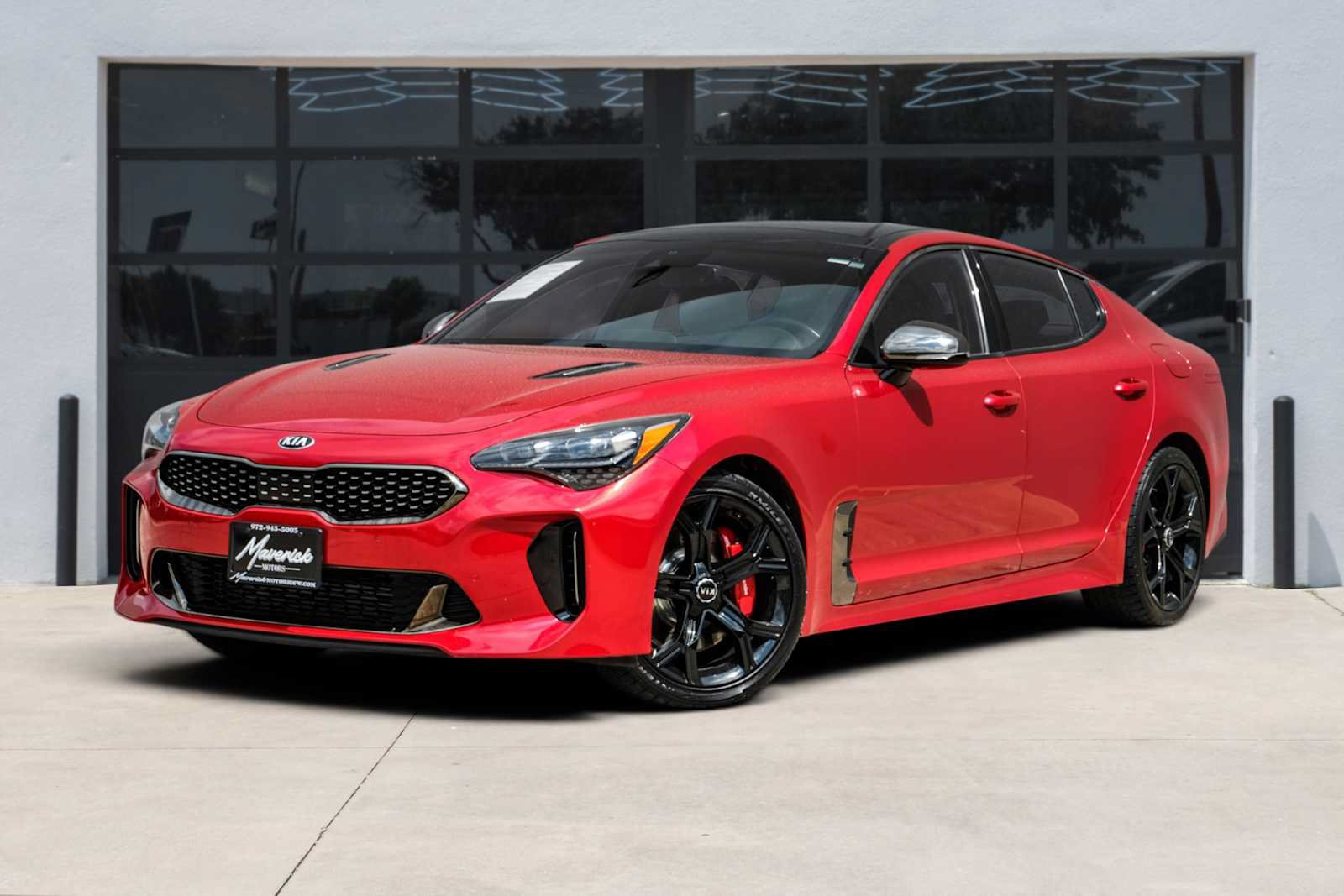 Used 2018 Kia Stinger GT1 RWD image 1