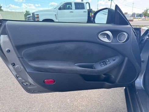 Used 2014 Nissan 370Z Touring w/ Sport Package RWD image 12