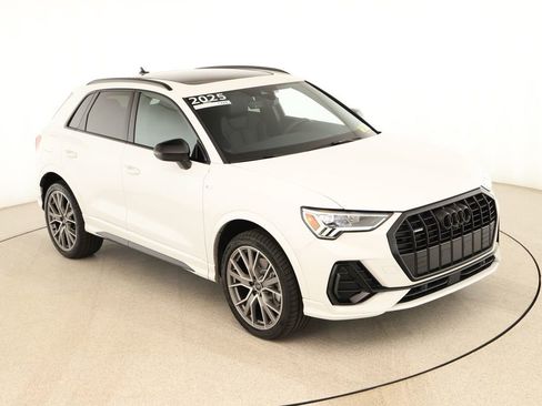 Certified 2025 Audi Q3 2.0T Premium Plus w/ Premium Plus Package AWD/4WD image 46