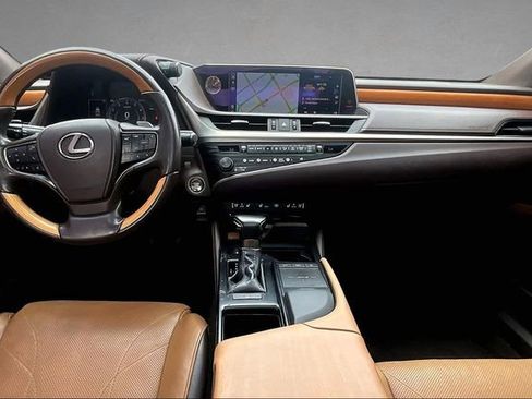 Used 2019 Lexus ES 350 Ultra Luxury w/ Accessory Package FWD image 14