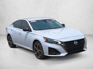 Used 2025 Nissan Altima 2.5 SR AWD/4WD video 3