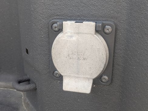 Used 2023 Chevrolet Silverado 1500 Custom image 17