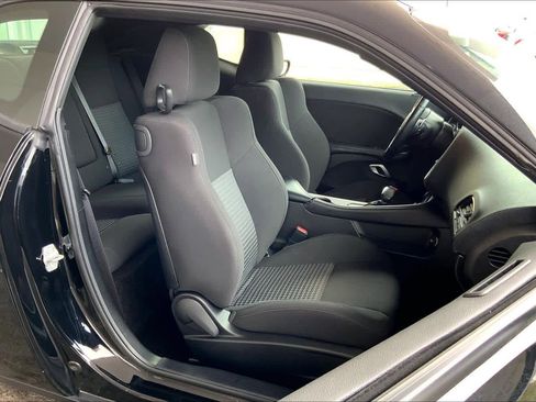 Used 2022 Dodge Challenger R/T w/ Blacktop Package image 8