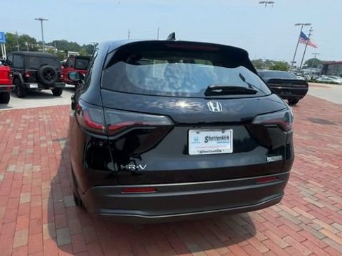 Used 2024 Honda HR-V LX image 9