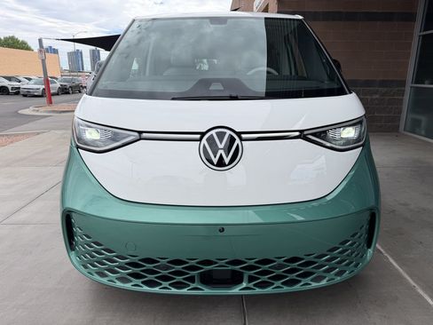 Used 2025 Volkswagen ID. Buzz 1st Edition RWD image 10
