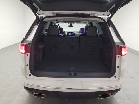 Used 2019 Chevrolet Traverse Premier w/ Driver Confidence II Package FWD image 29