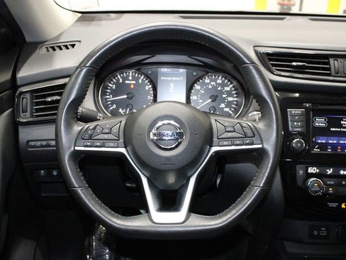 Used 2020 Nissan Rogue SV image 23