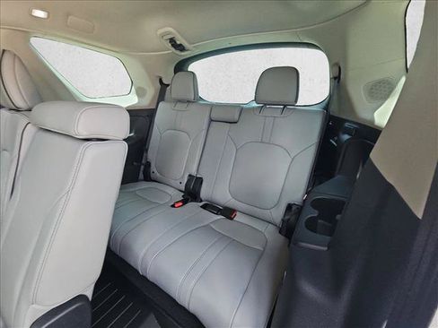 Used 2025 Honda Pilot Elite image 17