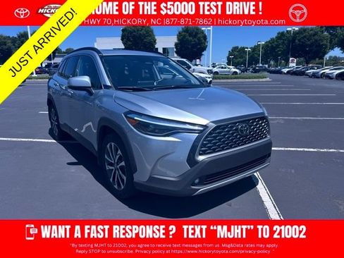Used 2023 Toyota Corolla Cross XLE w/ Convenience Package AWD/4WD image 1
