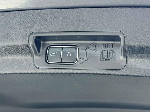 Used 2025 Ford Explorer Active w/ Active Comfort Package image 15