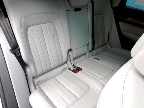 Used 2022 Audi Q5 2.0T Premium Plus AWD/4WD image 17