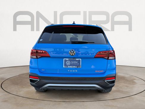 Certified 2023 Volkswagen Taos SE w/ Panoramic Sunroof Package image 9